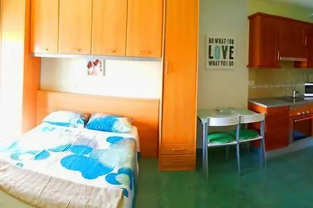 Apartment Studio Wifi Beach Front *